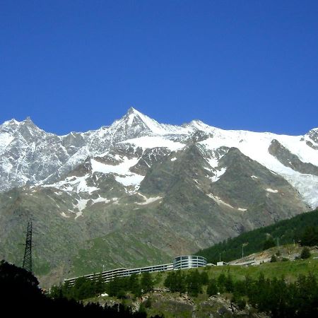 فندق ساس-غروندفي  Camping Schonblick Im Saas-Tal المظهر الخارجي الصورة